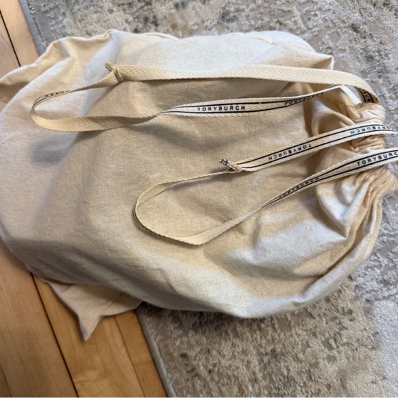 Tory Burch Glossy Red Sandals with Gold Emblem - Picture 2 of 6